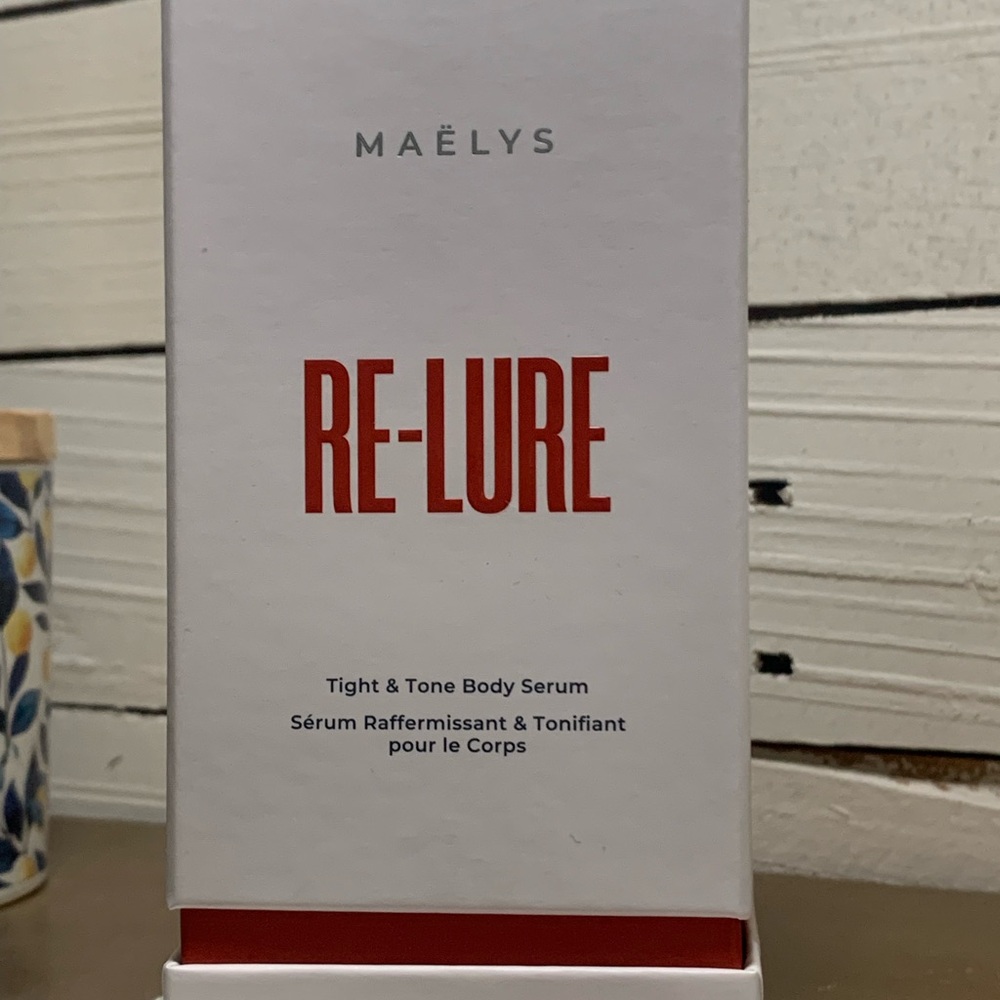 Re-Lure White and Red Moisturizing Body Oil